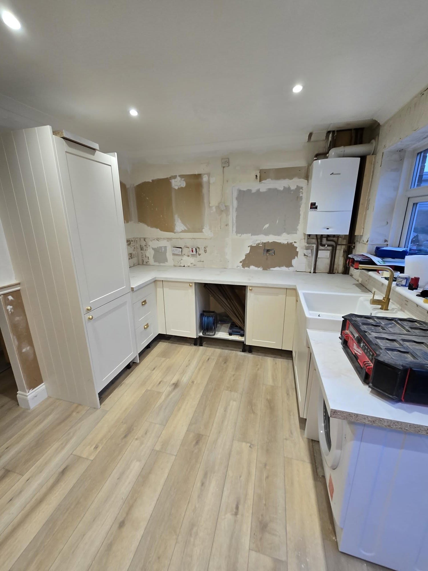 Bedroom fitted furniture installation